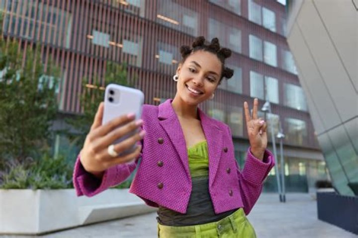 Kalyn Hutchins: The Rising Star of Social Media and Influencer Culture